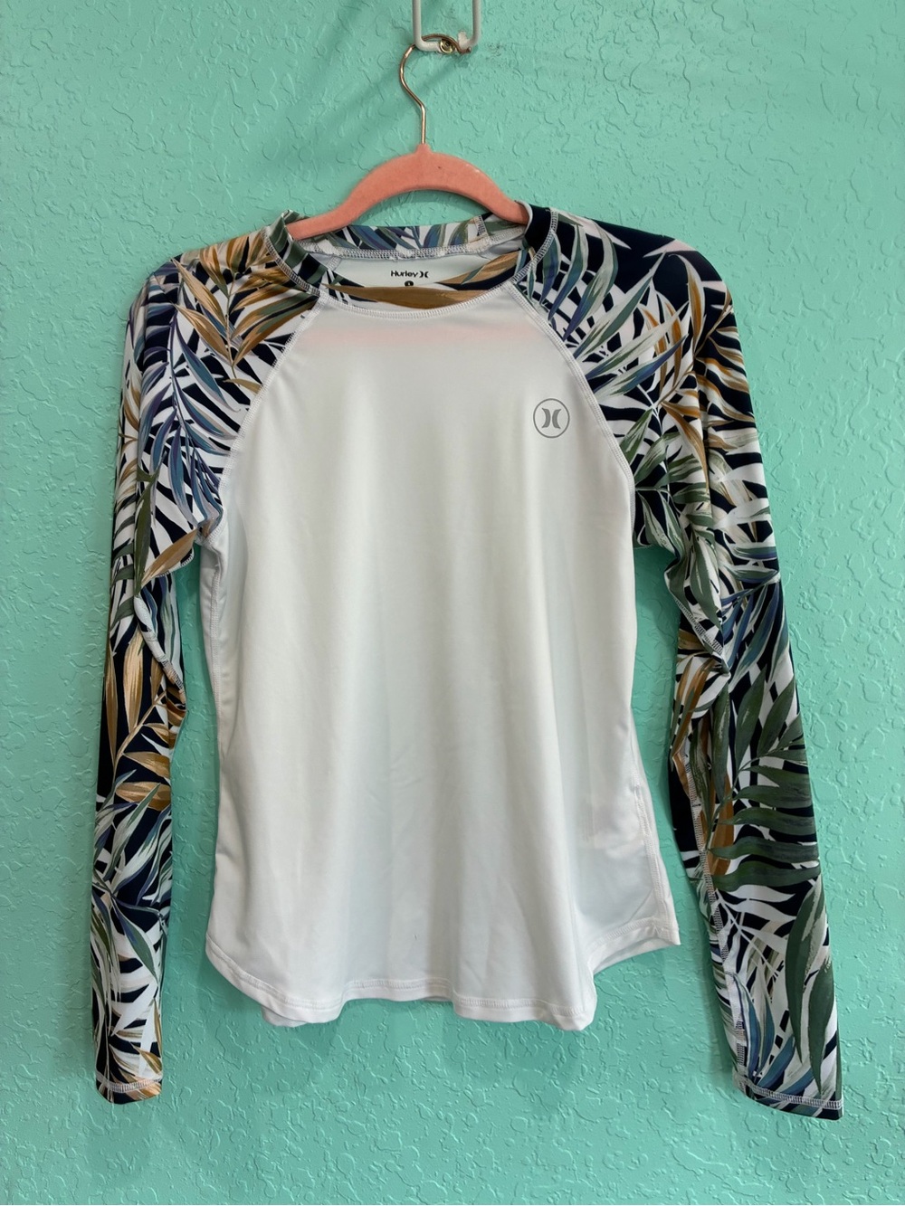 Hurley White Rash Guard Tropical Leaf Sleeves UPF 50 sun shirt S surf swimwear